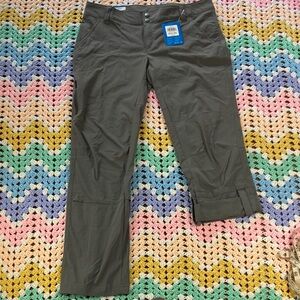 NWT new Columbia Gray Convertible Pants/capris Saturday trail 14 active hiking
